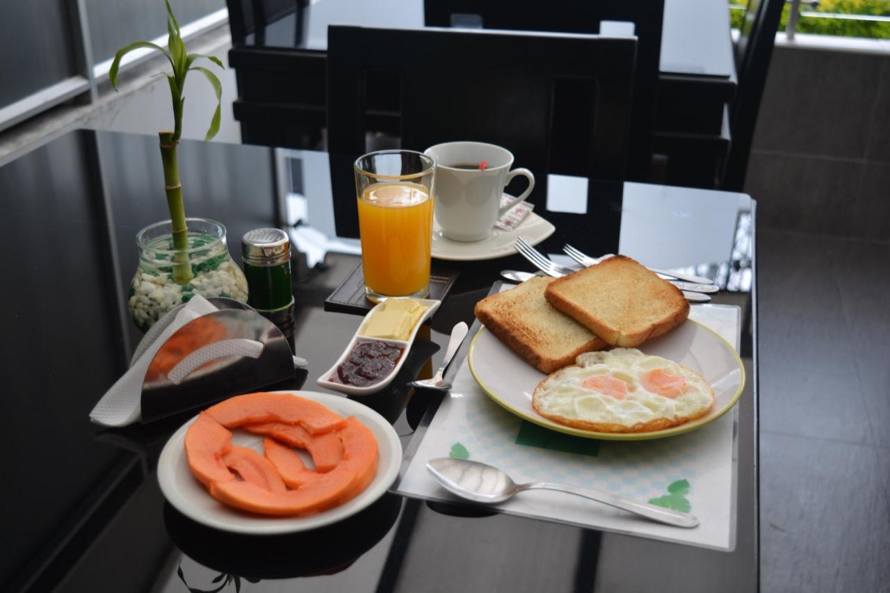 בוגוטה Hotel Quality Comfort House מראה חיצוני תמונה