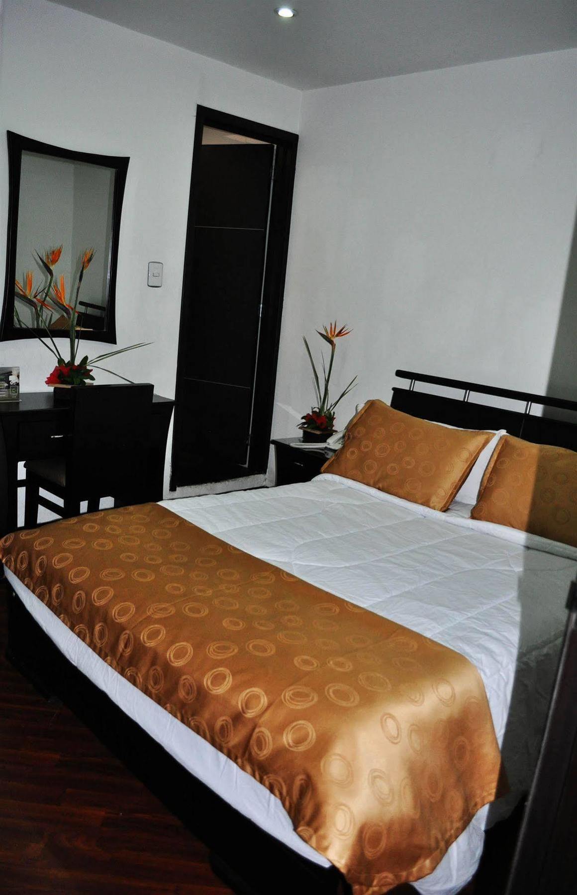 בוגוטה Hotel Quality Comfort House מראה חיצוני תמונה
