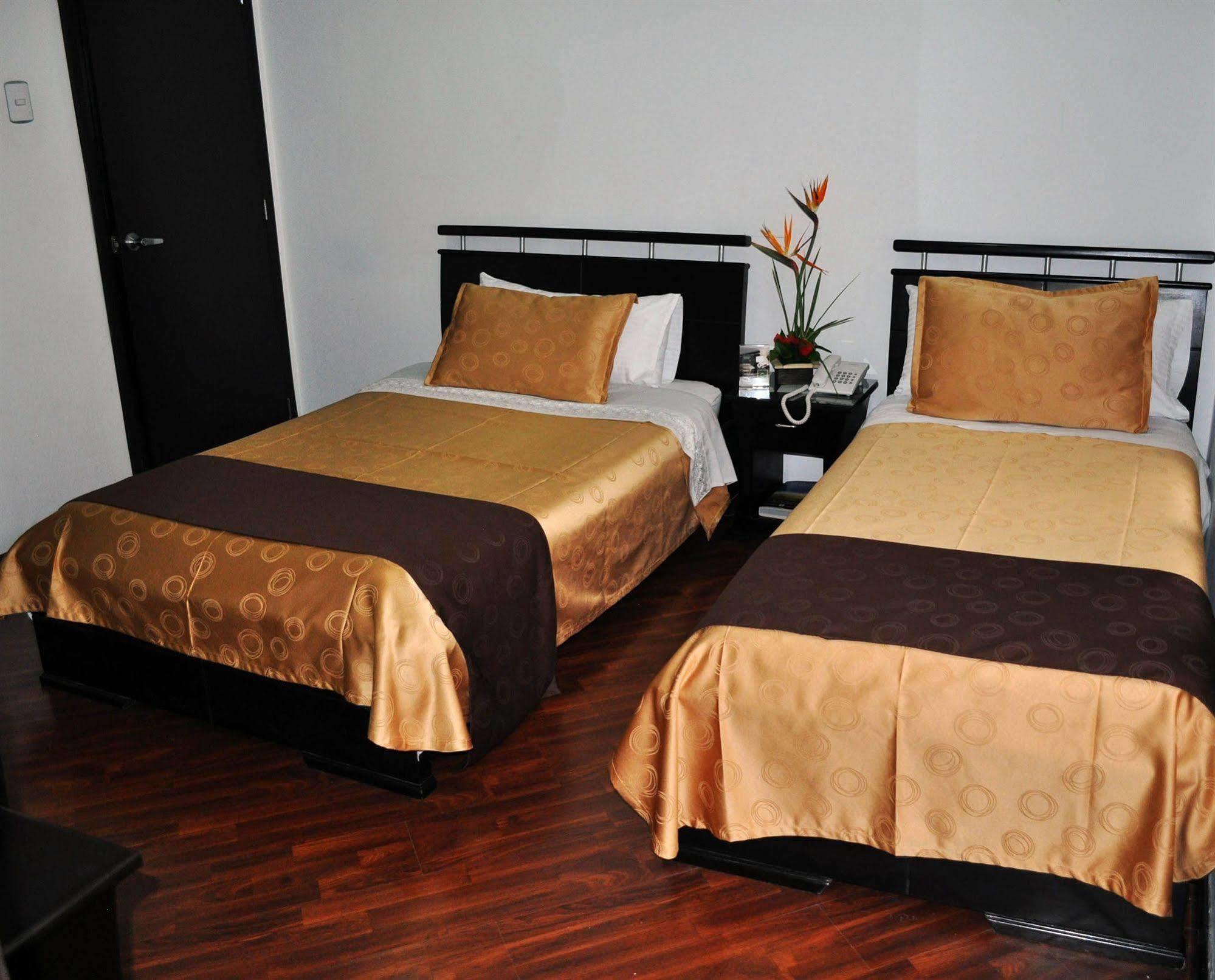 בוגוטה Hotel Quality Comfort House מראה חיצוני תמונה